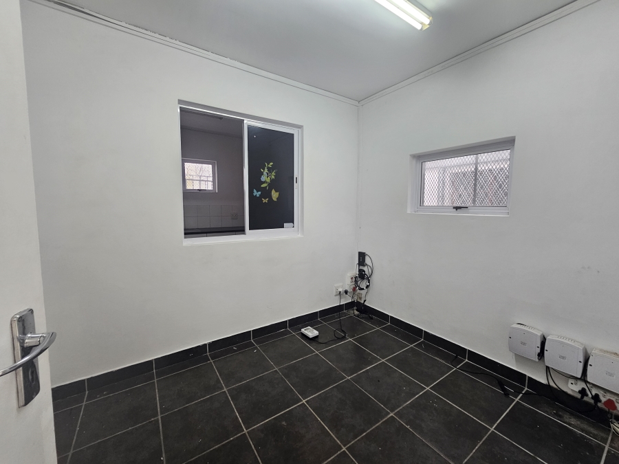 To Let commercial Property for Rent in Vincent Eastern Cape